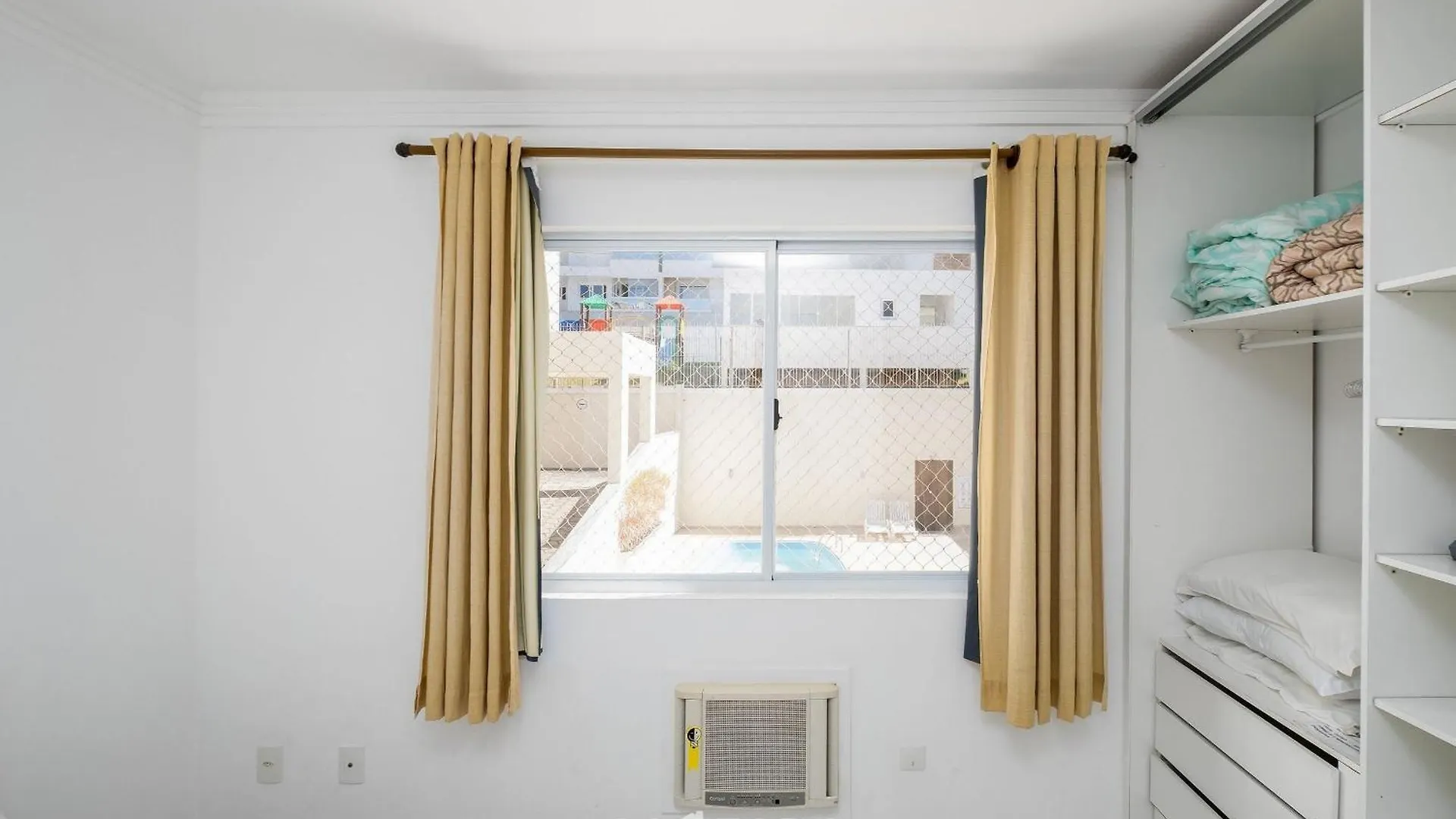 Apartamentos Com Piscina Em Floripa - Cac Florianópolis 0*,  Brasile